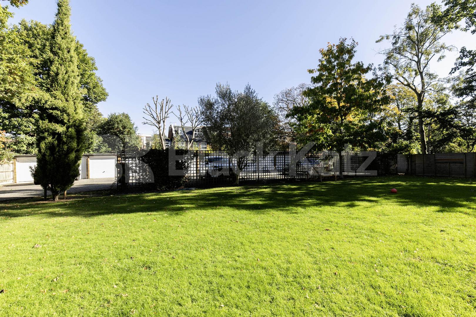 Modern Apartment The Oaks, Queens Park